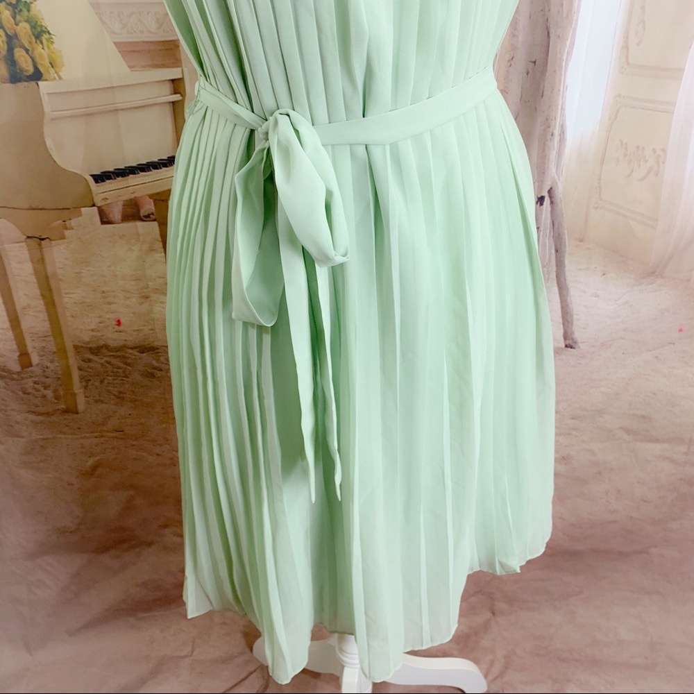 NEW ModCloth Sage Pleated Ruffle tie … - Picture 4 of 9
